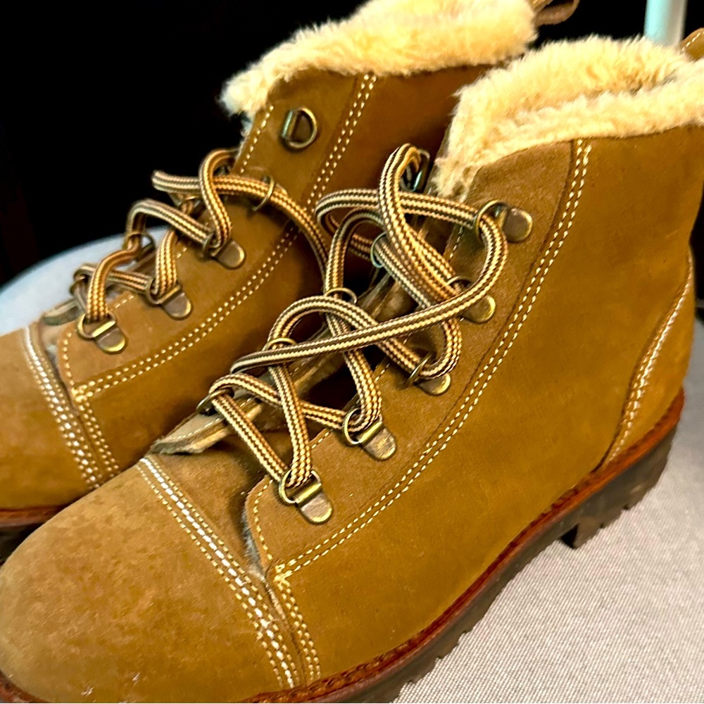 Penelope Chilvers Alto Shearling-lined boots